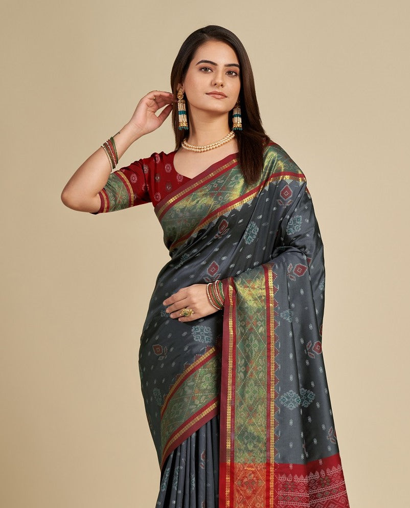 Women's Pure Patola Silk Zari Woven Patola Saree With Tassel Pallu & Blouse Piece - Wedding & Festive Wear Saree